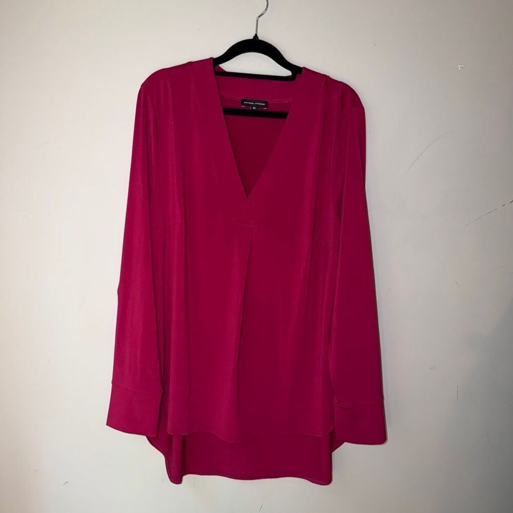 Universal Standard liquid jersey magenta  pink v neck blouse